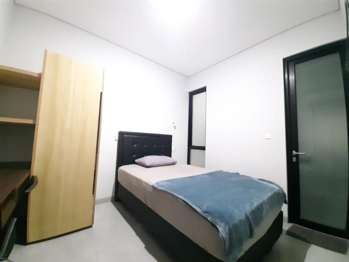 Hotel Oyo Life 92770 Cozy Puri 22 Jakarta Exterior foto